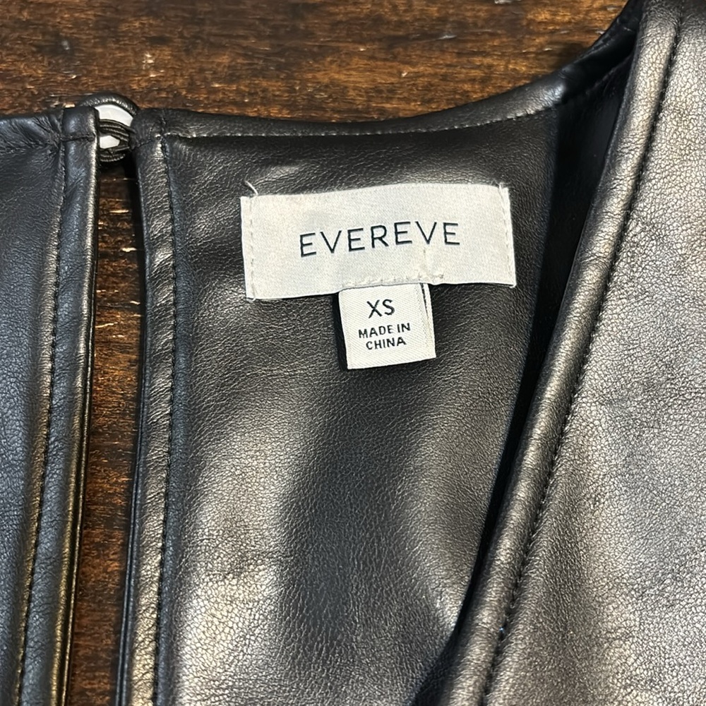 EVEREVE Black V-neck Faux Leather Dress - Size XS.  🖤🩶❤️ Like new! - Picture 6 of 12